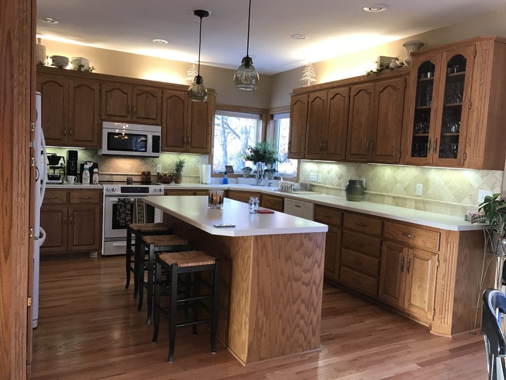 Outdated kitchen before